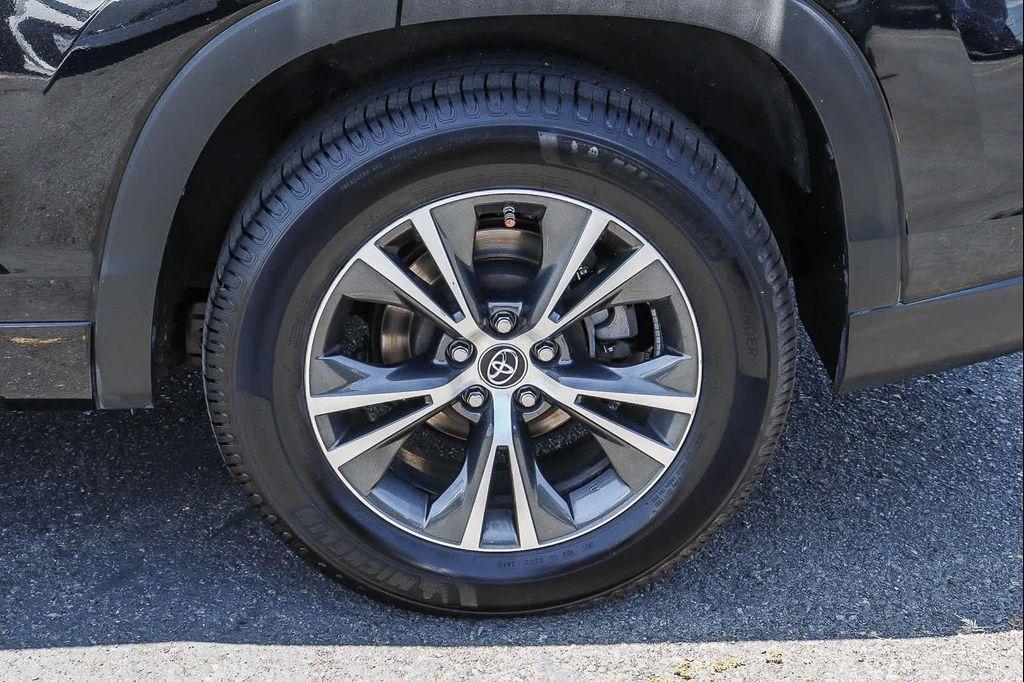 used 2016 Toyota Highlander car, priced at $16,379