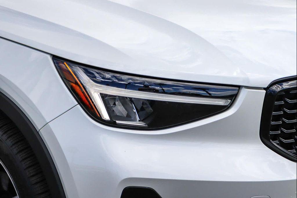 used 2023 Volvo XC40 car, priced at $28,977