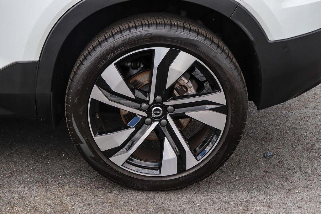 used 2023 Volvo XC40 car, priced at $28,977