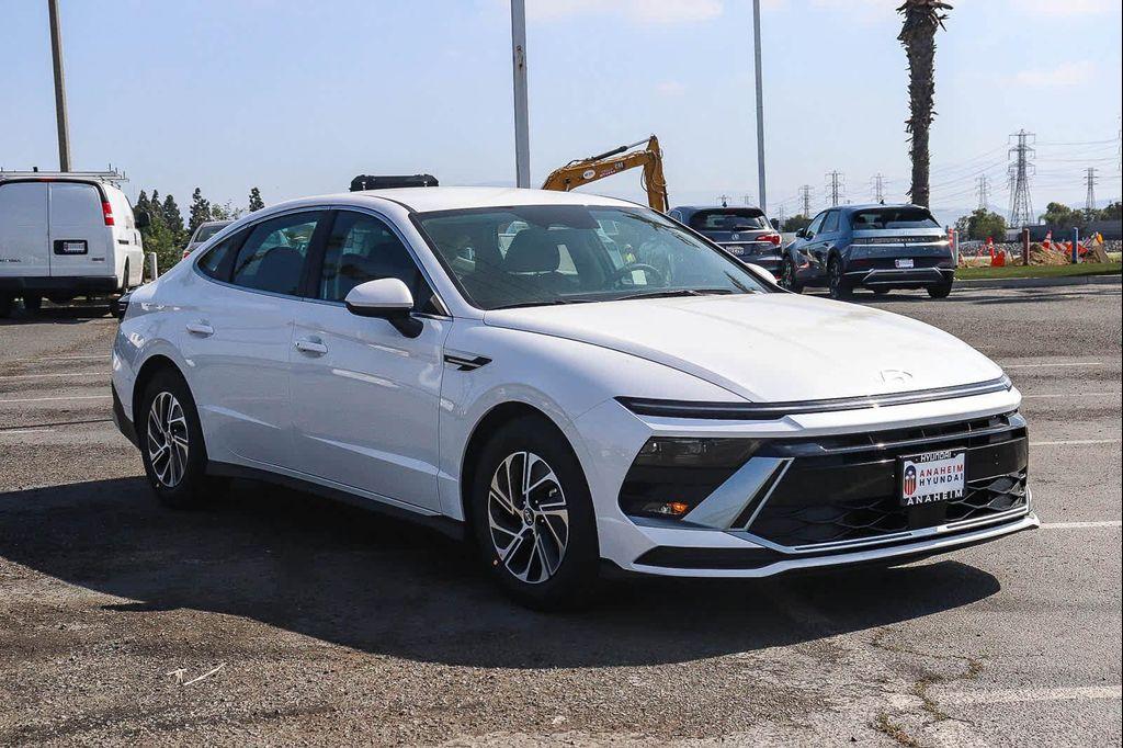 new 2026 Hyundai Sonata Hybrid car, priced at $28,265