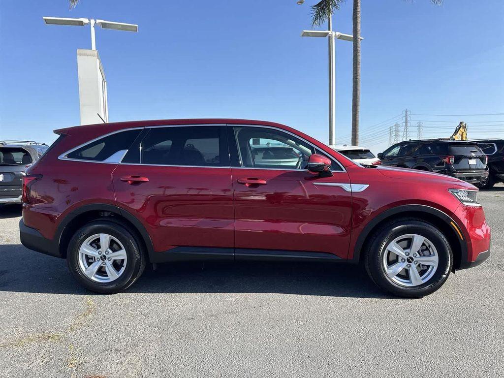 used 2023 Kia Sorento car, priced at $24,998