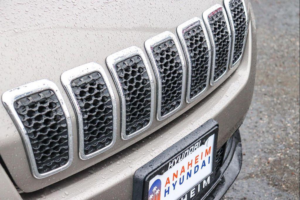 used 2019 Jeep Cherokee car, priced at $11,998