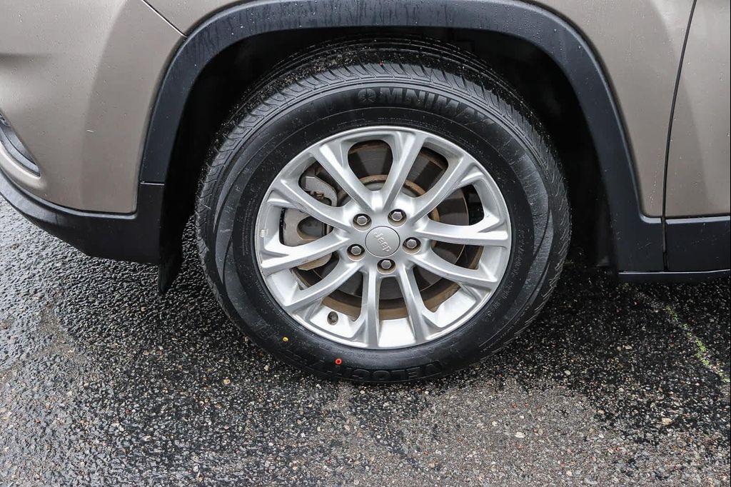 used 2019 Jeep Cherokee car, priced at $11,998