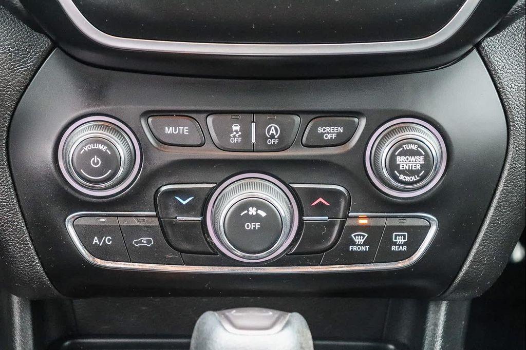 used 2019 Jeep Cherokee car, priced at $11,998