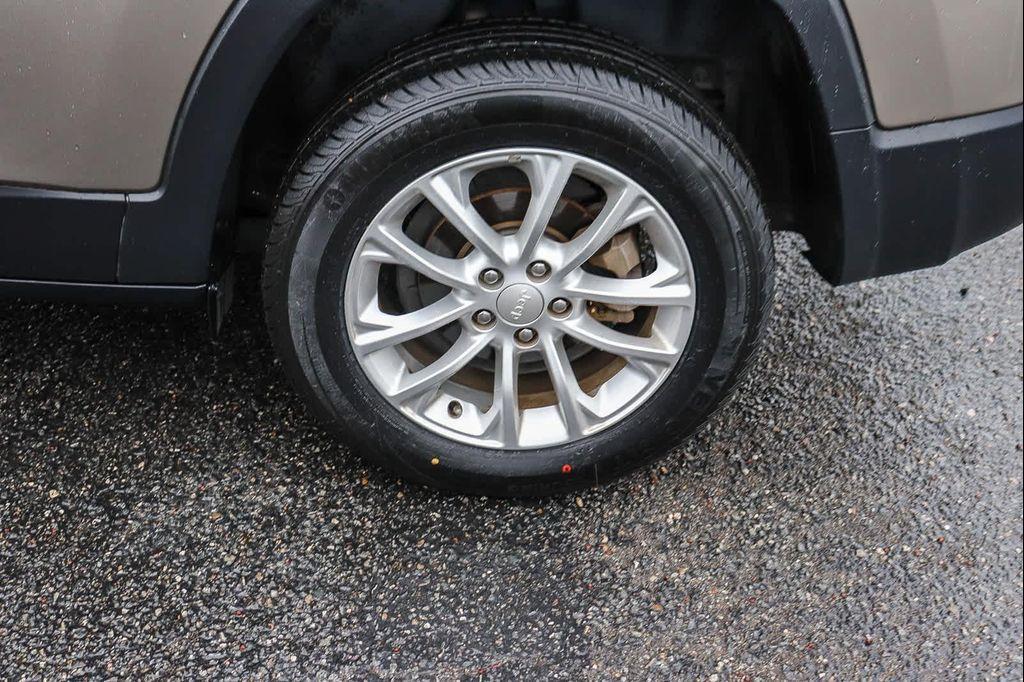 used 2019 Jeep Cherokee car, priced at $11,998