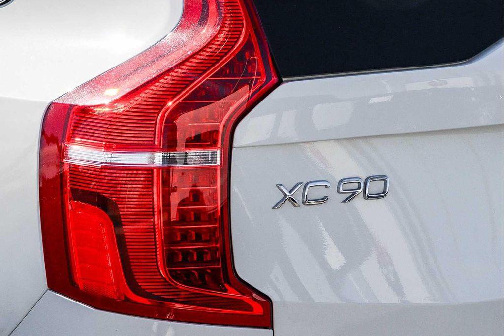 used 2022 Volvo XC90 Recharge Plug-In Hybrid car, priced at $39,975