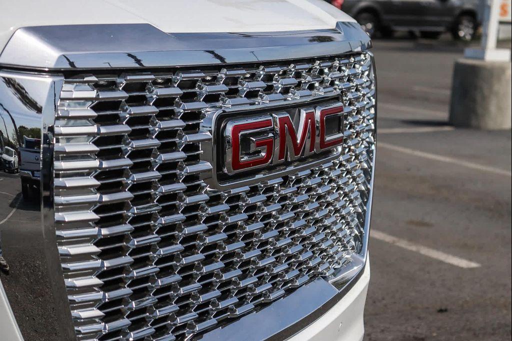 used 2021 GMC Yukon car, priced at $41,997