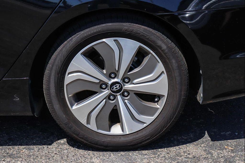 used 2015 Hyundai Sonata Hybrid car, priced at $11,995