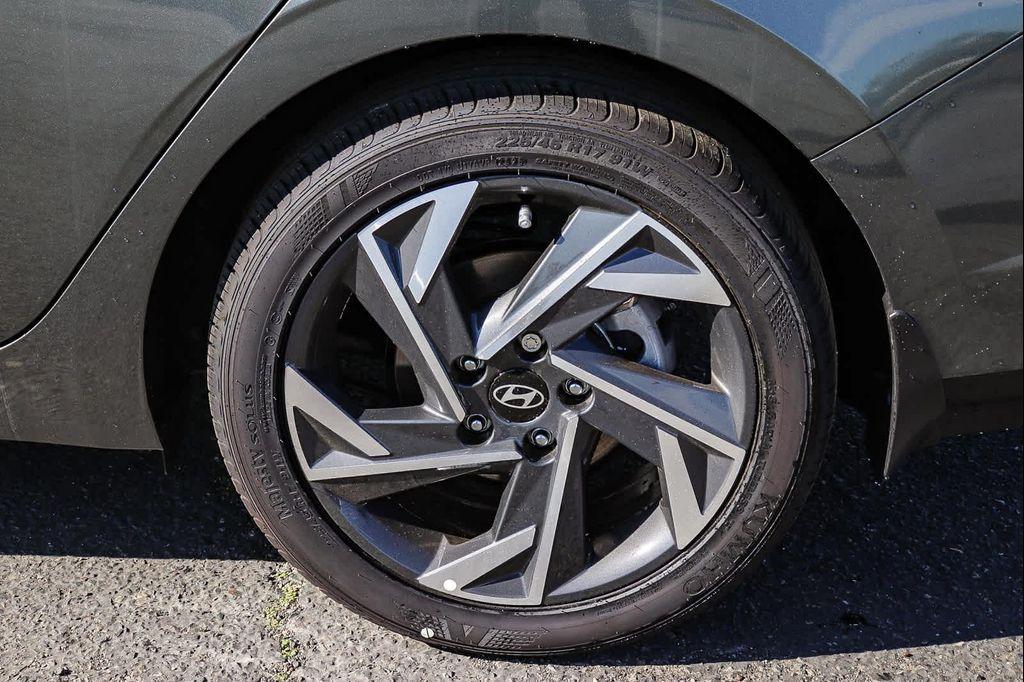 new 2025 Hyundai Elantra car, priced at $22,447