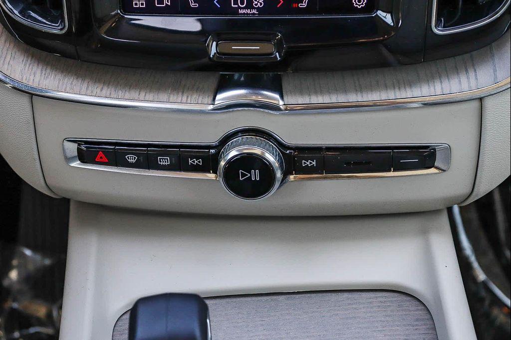 used 2023 Volvo XC60 car, priced at $35,998
