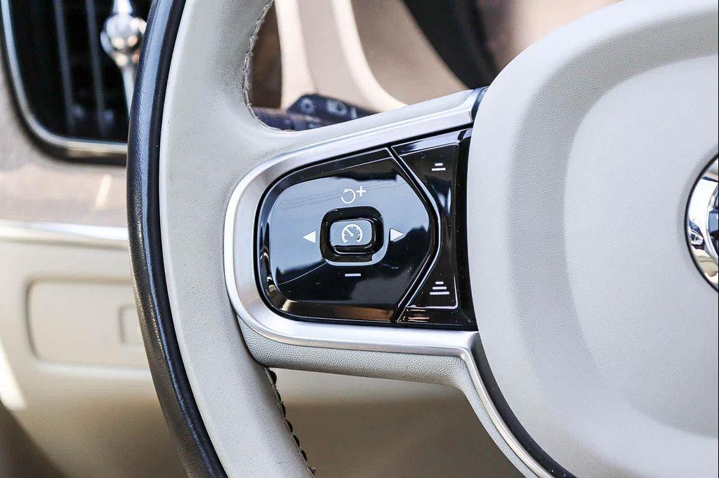 used 2023 Volvo XC60 car, priced at $35,998