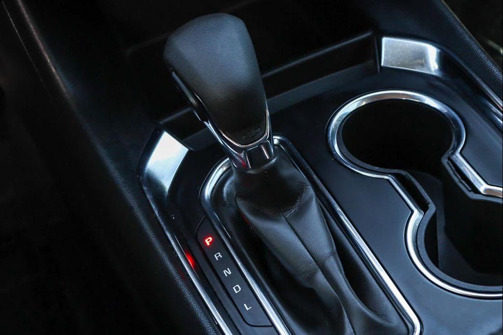 used 2021 Chevrolet Traverse car, priced at $17,995