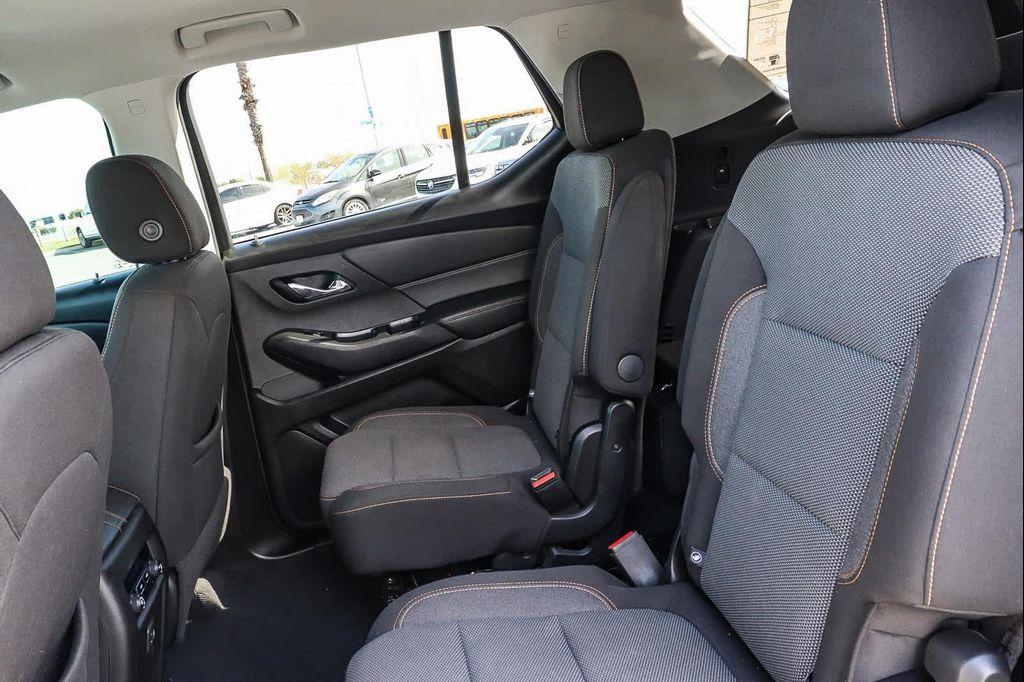 used 2021 Chevrolet Traverse car, priced at $17,995