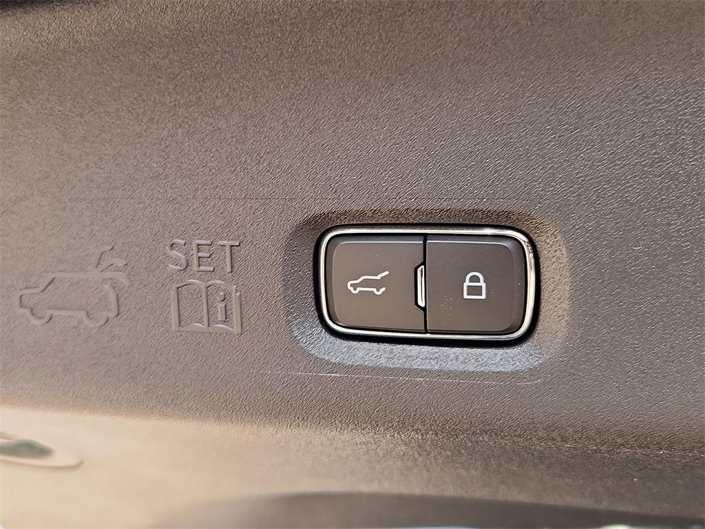 new 2026 Ford Expedition car, priced at $83,995