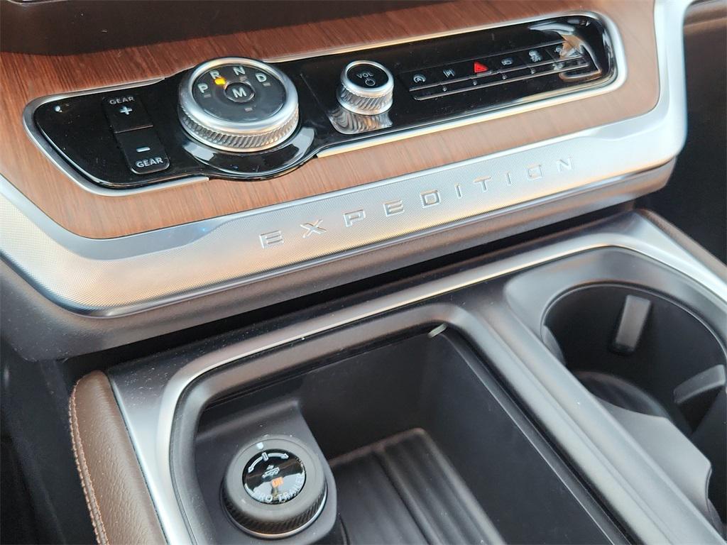 new 2026 Ford Expedition car, priced at $89,645