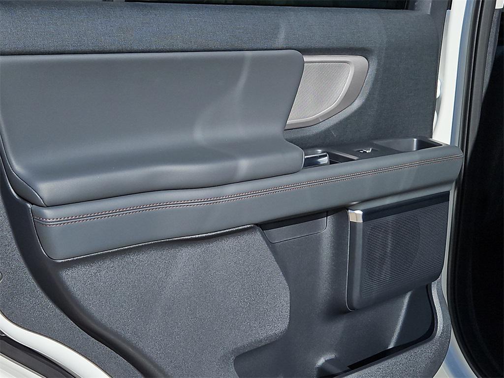 new 2025 Ford Expedition car, priced at $68,097