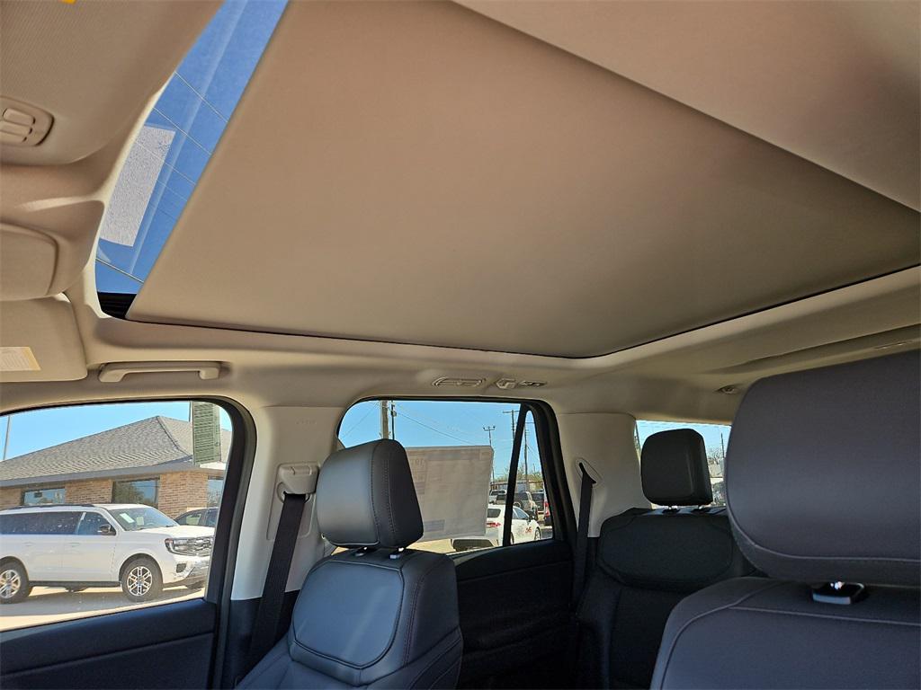 new 2025 Ford Expedition car, priced at $68,097