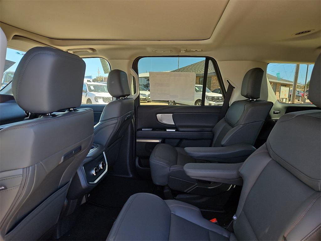 new 2025 Ford Expedition car, priced at $68,097