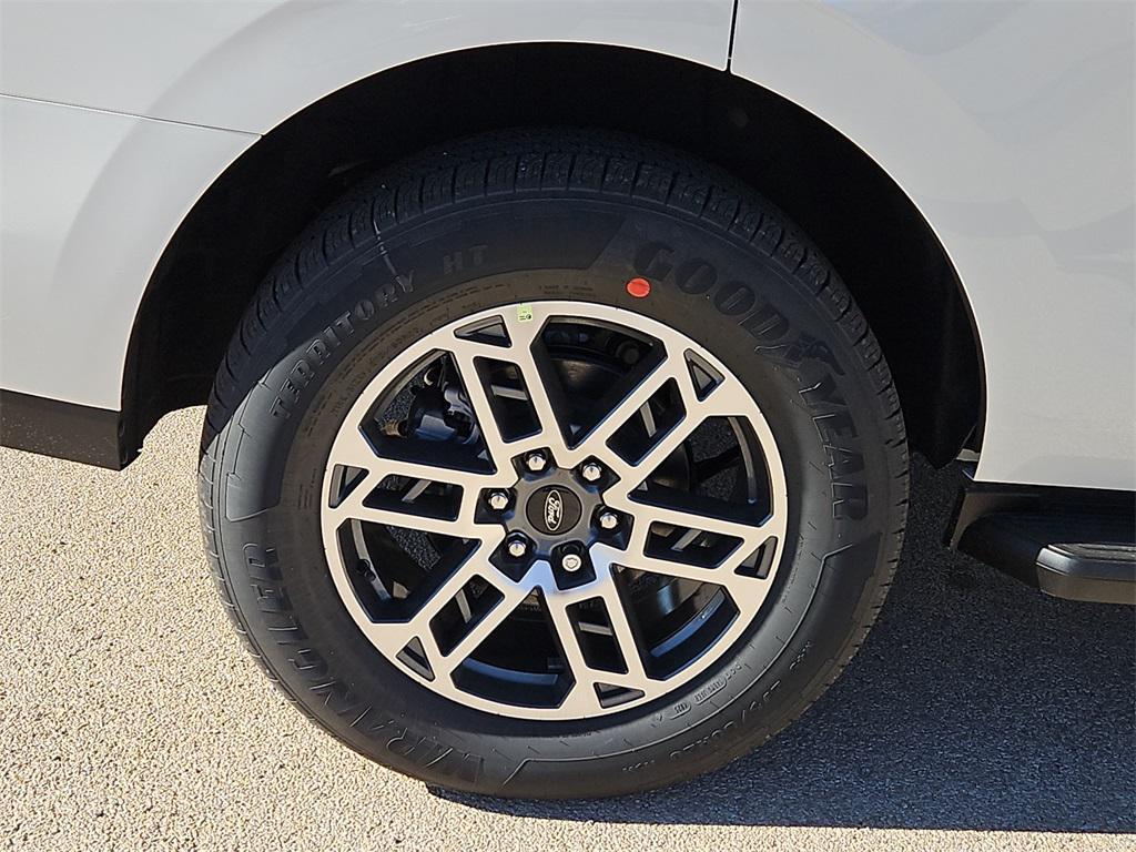 new 2025 Ford Expedition car, priced at $68,097