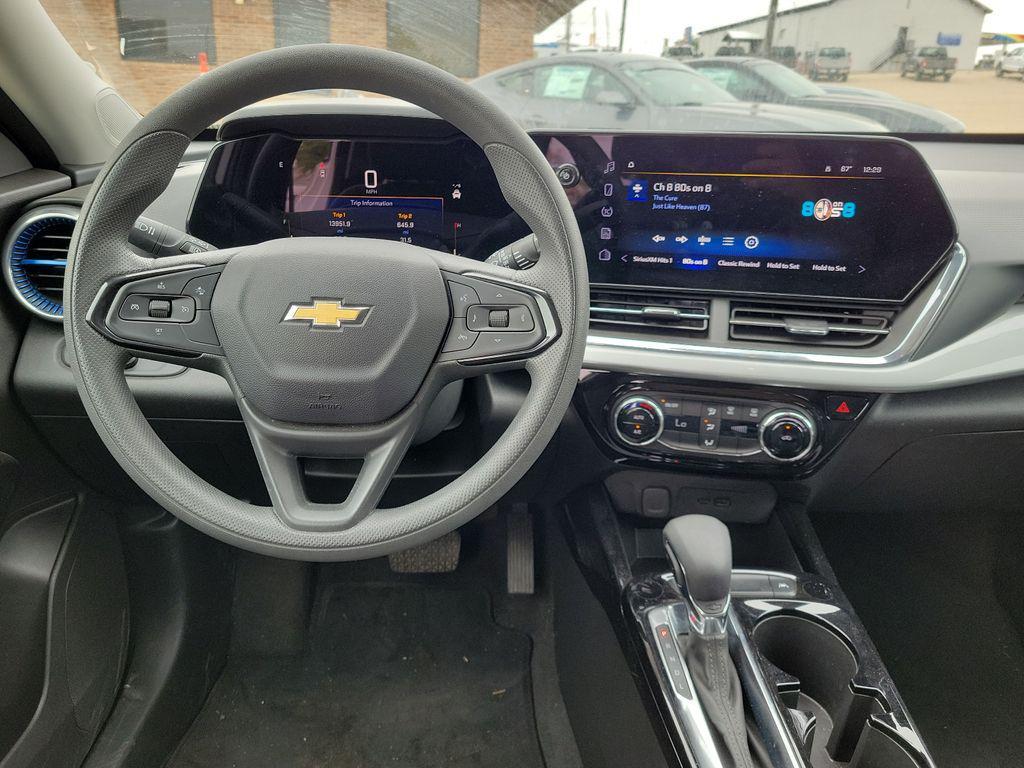 used 2025 Chevrolet Trax car, priced at $24,137