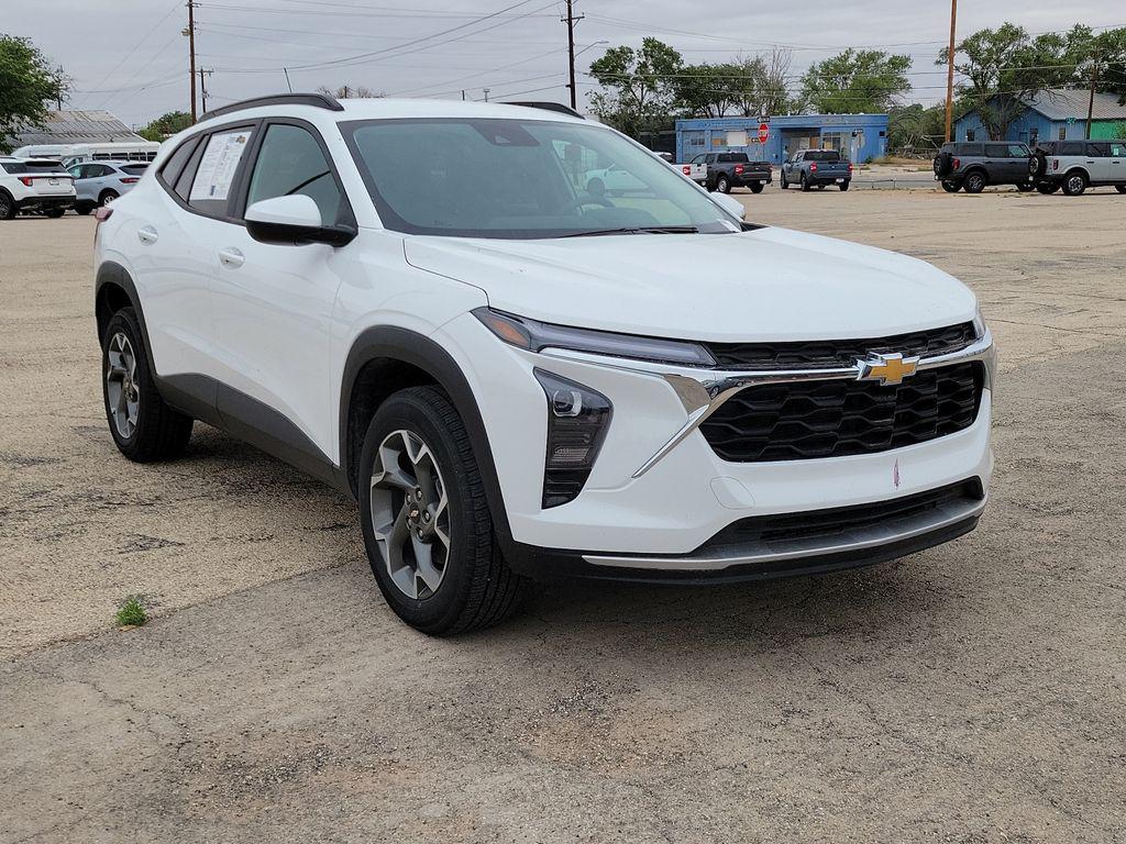 used 2025 Chevrolet Trax car, priced at $24,137