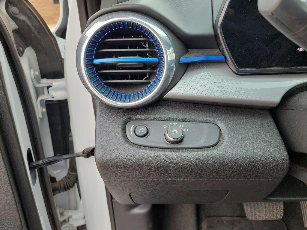 used 2025 Chevrolet Trax car, priced at $24,137