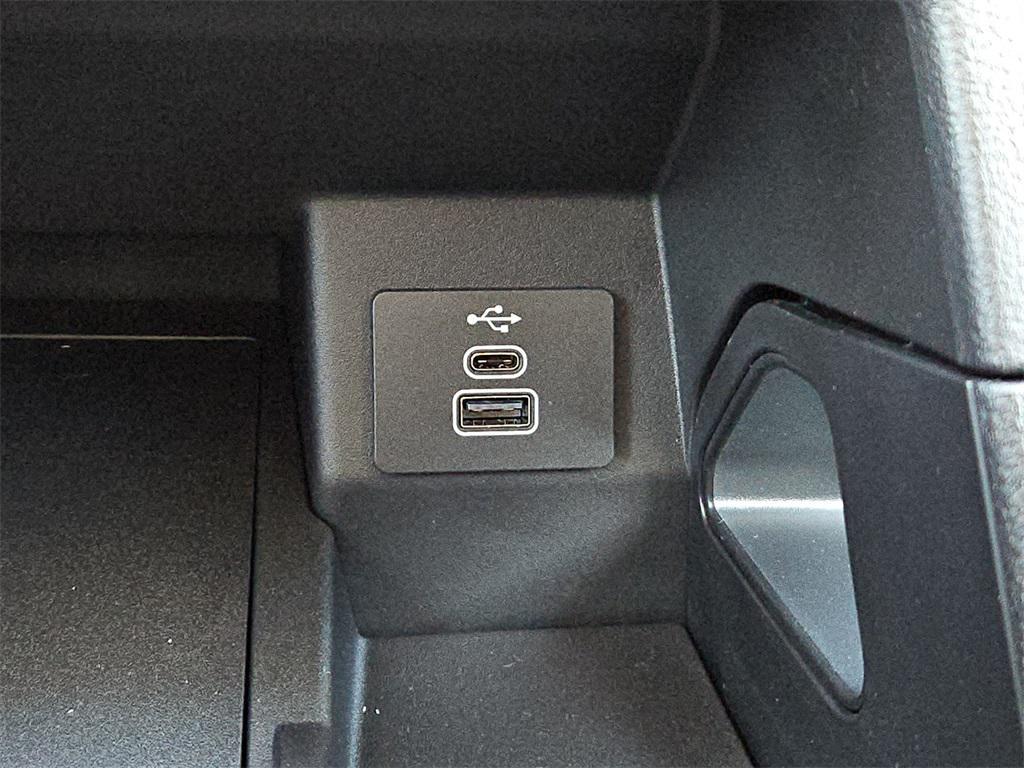 new 2025 Ford Ranger car, priced at $33,104