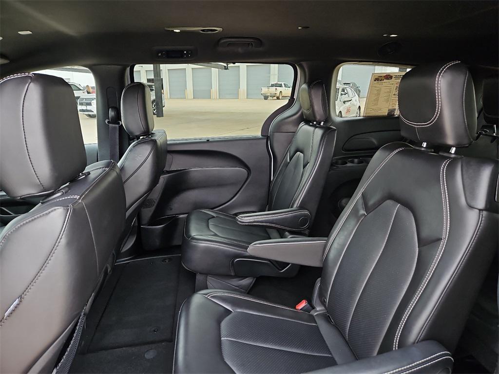 used 2025 Chrysler Pacifica car, priced at $29,981