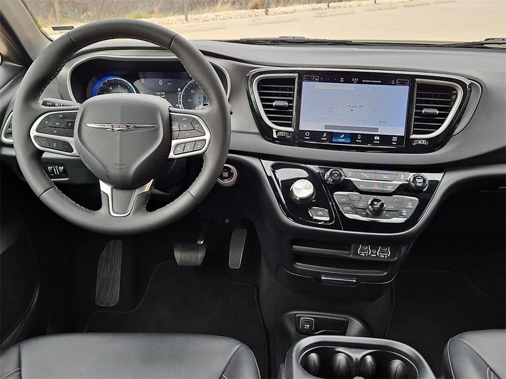 used 2025 Chrysler Pacifica car, priced at $29,981
