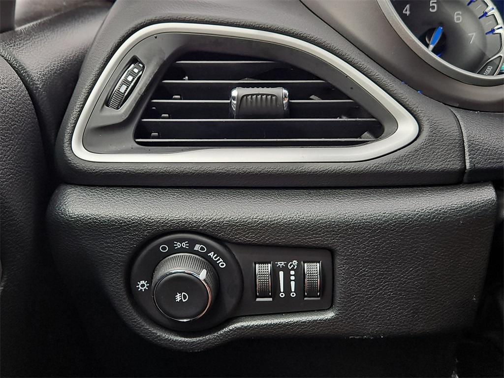 used 2025 Chrysler Pacifica car, priced at $29,981