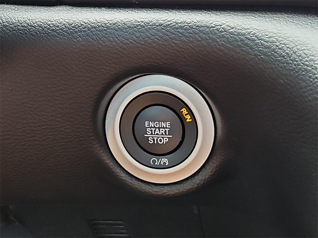 used 2025 Chrysler Pacifica car, priced at $29,981