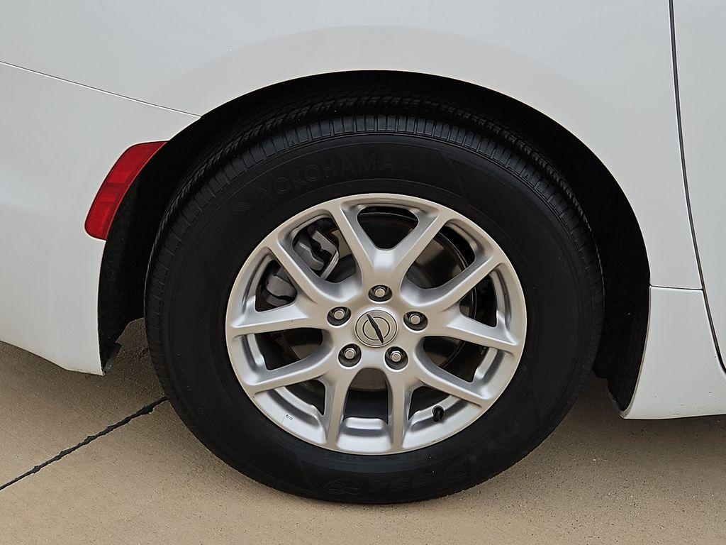 used 2025 Chrysler Pacifica car, priced at $30,658