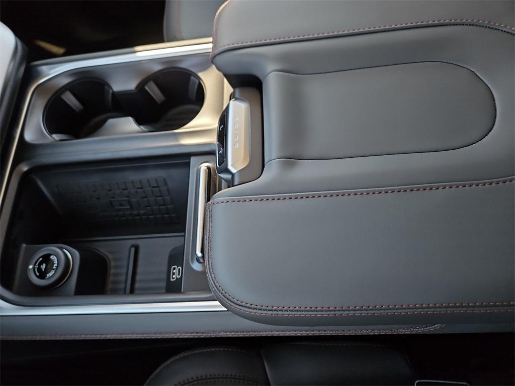 new 2025 Ford Expedition car, priced at $66,886