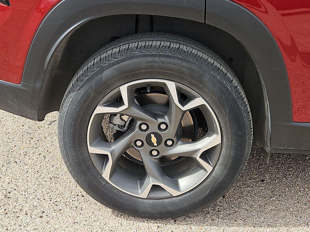 used 2025 Chevrolet Trax car, priced at $22,137