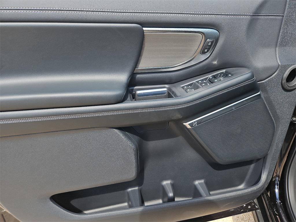 new 2025 Ford Expedition car, priced at $76,085