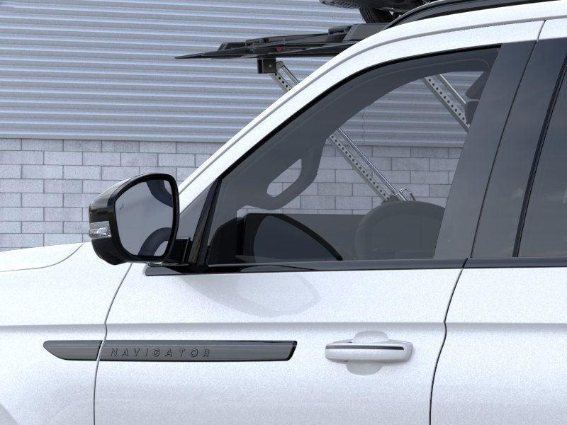 new 2025 Lincoln Navigator car, priced at $107,565