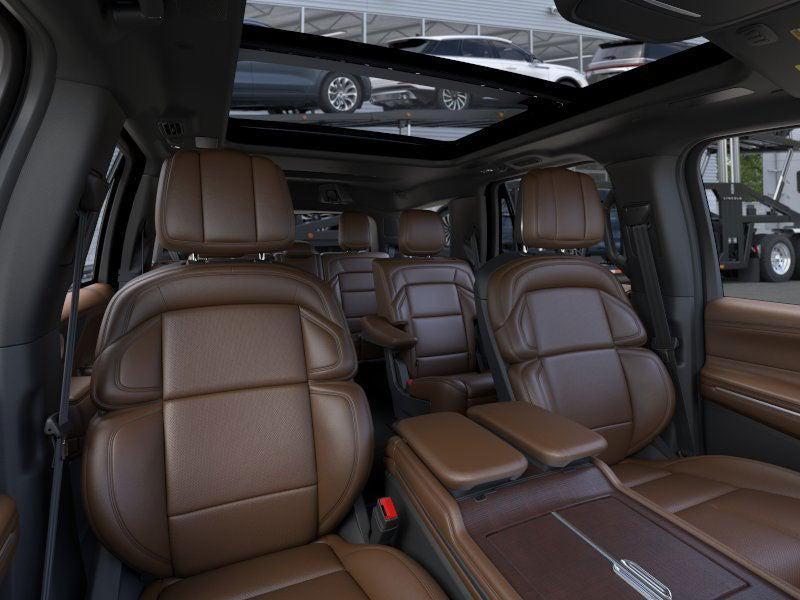 new 2025 Lincoln Navigator car, priced at $103,035