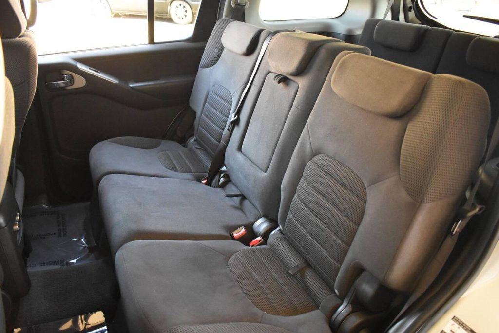 2005 Silver Lightning Clearcoat Metallic Nissan Pathfinder