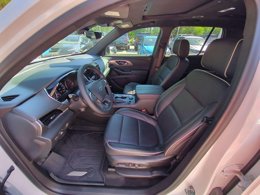 used 2023 Chevrolet Traverse car, priced at $38,303