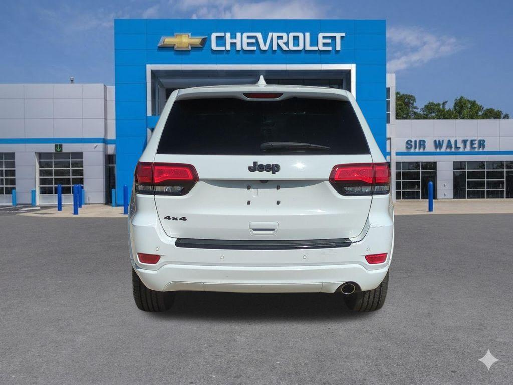 used 2017 Jeep Grand Cherokee car, priced at $15,539