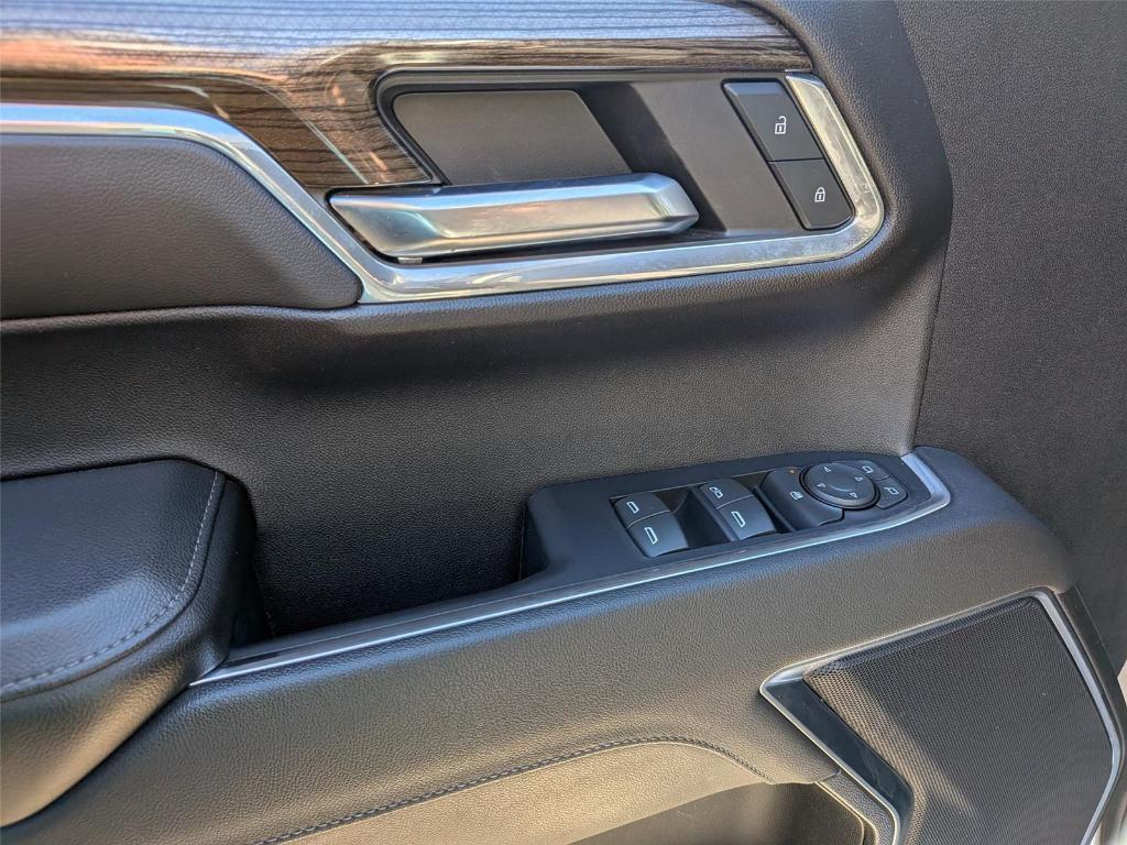 used 2022 Chevrolet Silverado 1500 car, priced at $32,025