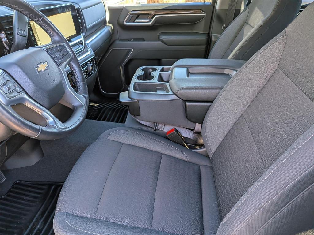 used 2022 Chevrolet Silverado 1500 car, priced at $32,025