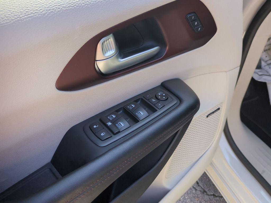 used 2019 Chrysler Pacifica car, priced at $17,799