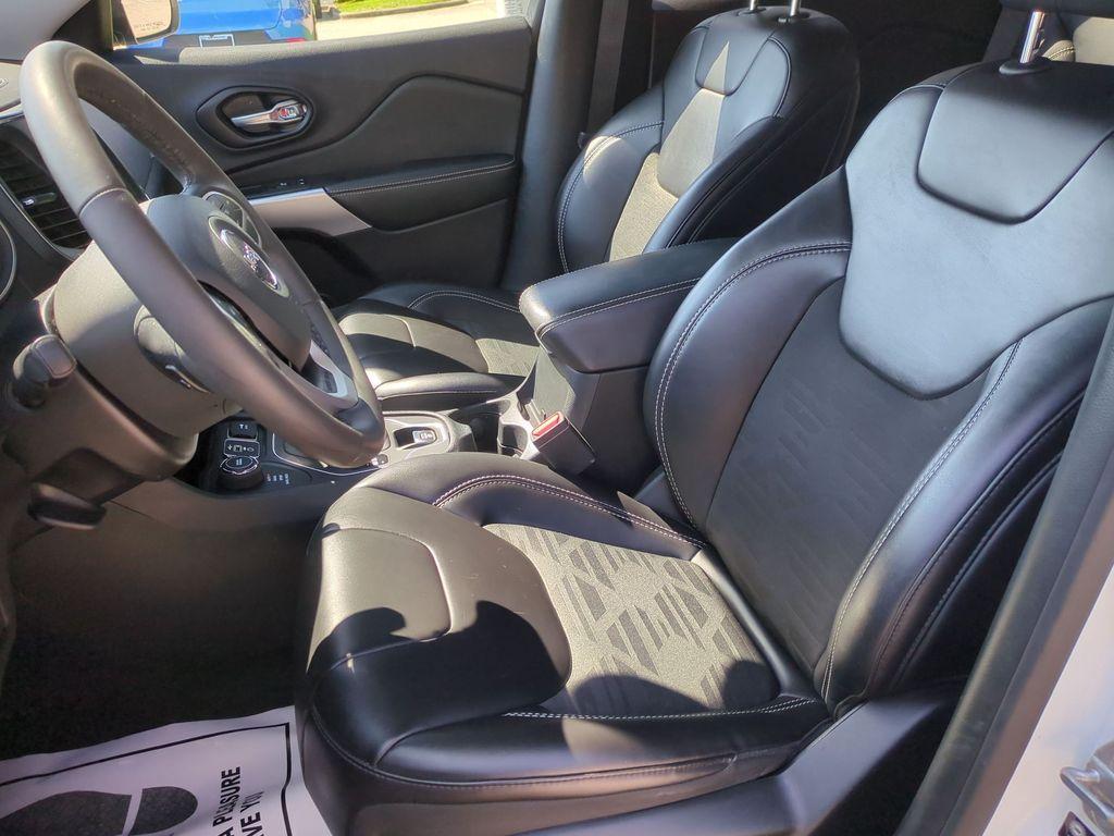 used 2022 Jeep Cherokee car, priced at $21,499