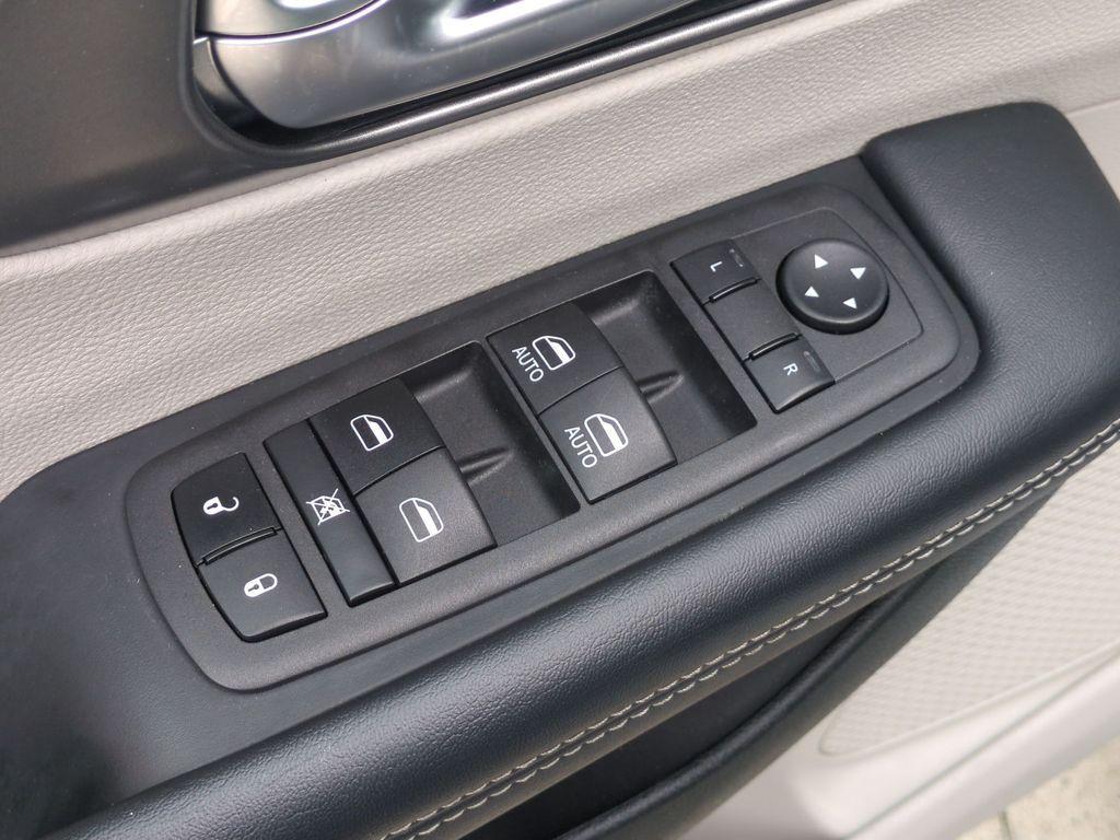 used 2023 Chrysler Pacifica car, priced at $24,184
