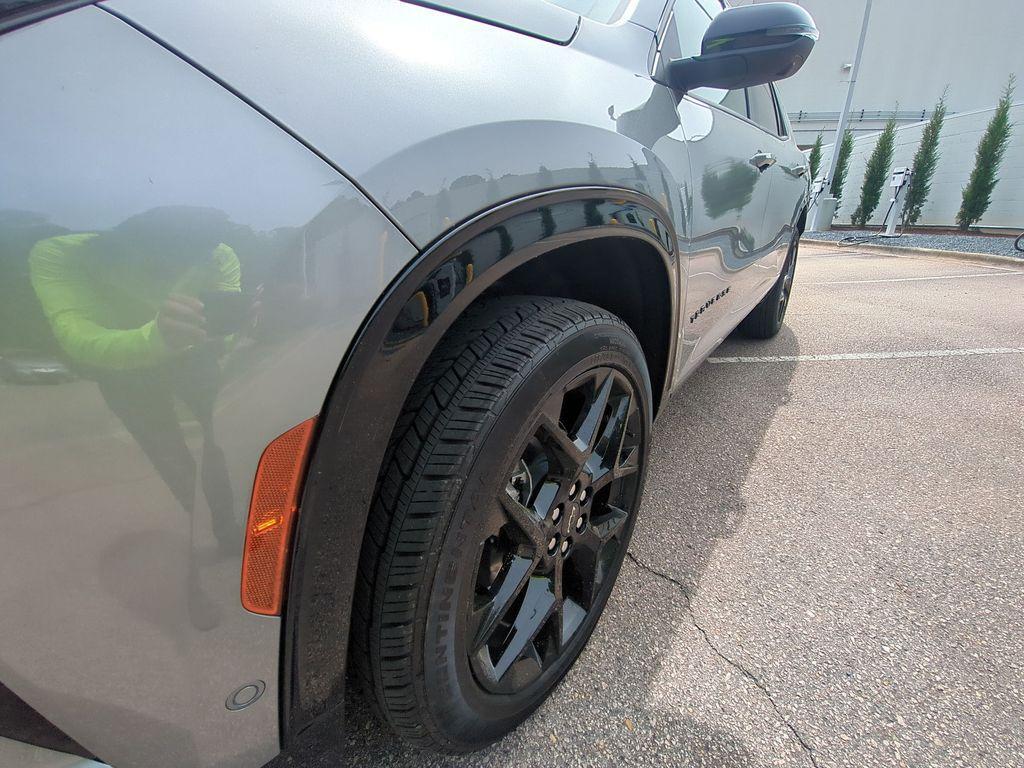 used 2026 Chevrolet Traverse car, priced at $51,987