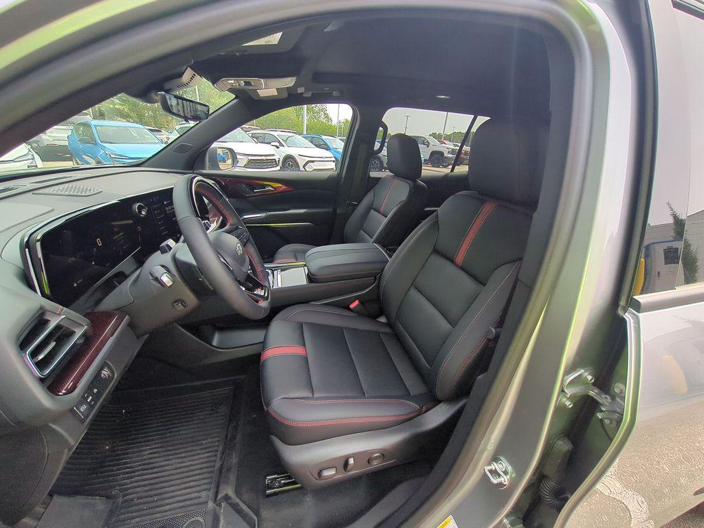 used 2026 Chevrolet Traverse car, priced at $51,987