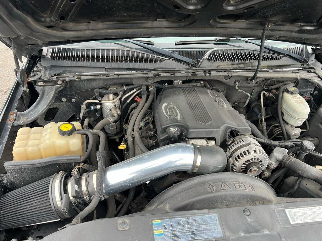 used 2003 Chevrolet Suburban car, priced at $11,995