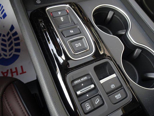 2025 Platinum White Pearl Honda Pilot