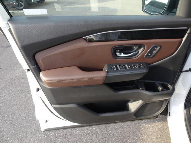2025 Platinum White Pearl Honda Pilot